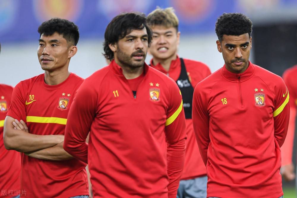 据英媒talkSPORT记者Alex Crook报道，尽管水晶宫有意引进恩凯提亚，但是阿森纳并不会在冬窗将其出售。
